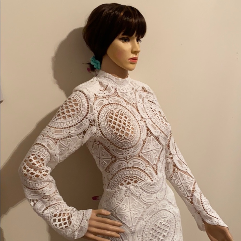White lace dress - Picture 9 of 16